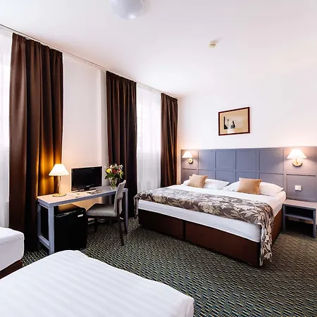 Central Hotel Prague 3*