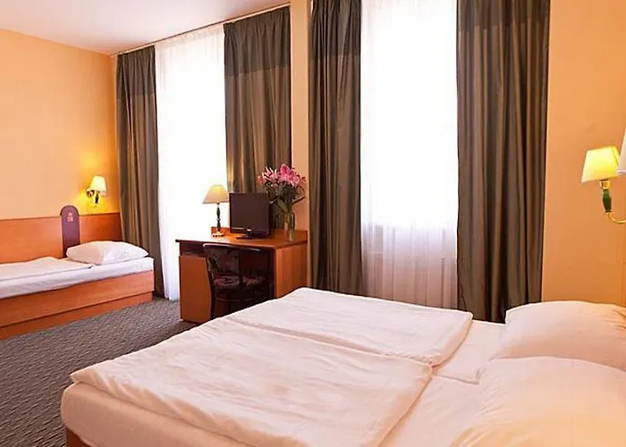 فندق سنترال، براغ 3* براغ