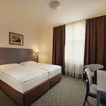Central Hotel Prague פראג