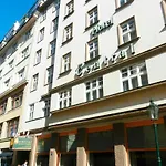 Central Hotel Prague מלון 3*