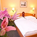 Central Hotel Prague 3* פראג