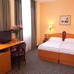 Central Hotel Prague מלון 3*