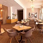 فندق سنترال، براغ فندق 3*